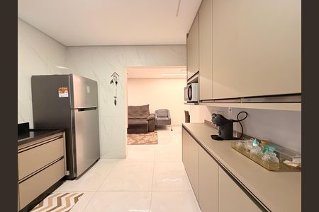 Casa à venda com 183m², 3 quartos e 2 vagasCozinha