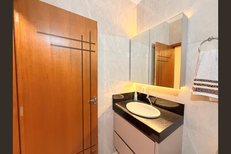 Casa à venda com 183m², 3 quartos e 2 vagasBanheiro Social