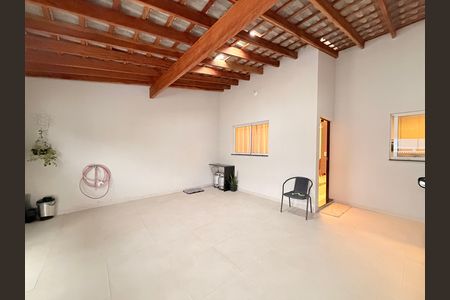 Casa à venda com 183m², 3 quartos e 2 vagasGaragem