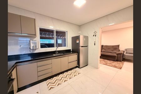Casa à venda com 183m², 3 quartos e 2 vagasCozinha