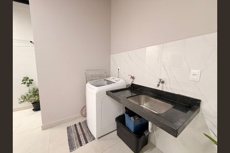 Casa à venda com 183m², 3 quartos e 2 vagasÁrea de Serviço