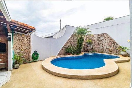 Casa à venda com 3 quartos, 235m² em Cidade São Francisco, São Paulo
