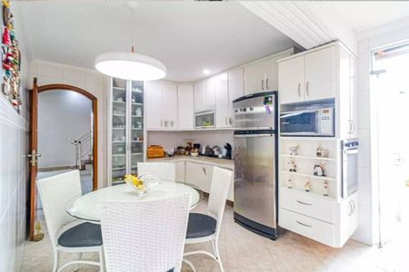 Casa à venda com 3 quartos, 235m² em Cidade São Francisco, São Paulo