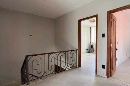 Casa para alugar com 170m², 3 quartos e 3 vagasEscada