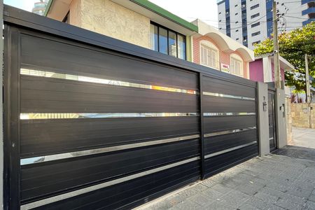 Casa para alugar com 170m², 3 quartos e 3 vagasFachada