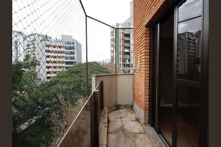 Apartamento à venda com 286m², 4 quartos e 5 vagasVaranda da suíte