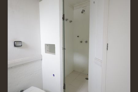 Apartamento à venda com 286m², 4 quartos e 5 vagasBanheiro da Suíte 2
