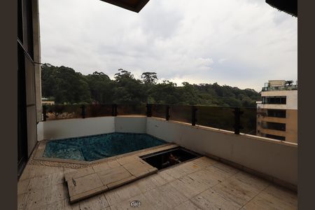 Apartamento à venda com 286m², 4 quartos e 5 vagasVaranda