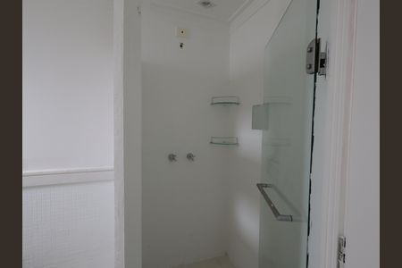 Apartamento à venda com 286m², 4 quartos e 5 vagasBanheiro da Suíte 1