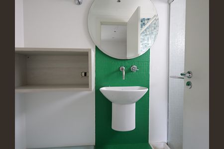 Apartamento à venda com 286m², 4 quartos e 5 vagasBanheiro da Suíte 4