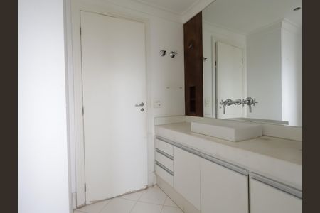 Apartamento à venda com 286m², 4 quartos e 5 vagasBanheiro da Suíte 3