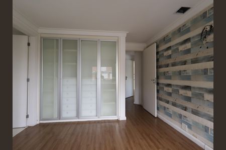 Apartamento à venda com 286m², 4 quartos e 5 vagasSuíte 2