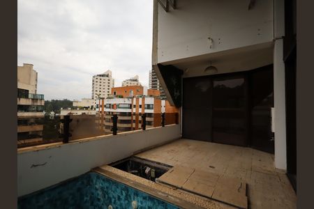 Apartamento à venda com 286m², 4 quartos e 5 vagasVaranda