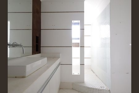Apartamento à venda com 286m², 4 quartos e 5 vagasBanheiro da Suíte 3