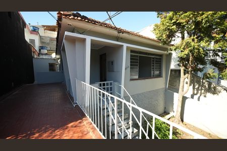 Casa para alugar com 143m², 2 quartos e 2 vagasQuintal
