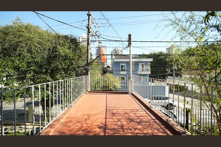 Casa para alugar com 143m², 2 quartos e 2 vagasQuintal