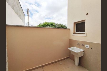 Casa à venda com 74m², 2 quartos e 1 vaga