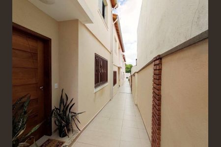 Casa à venda com 74m², 2 quartos e 1 vaga
