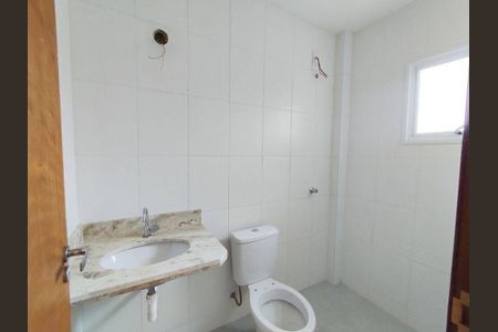 Casa à venda com 74m², 2 quartos e 1 vaga