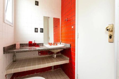 Casa à venda com 5 quartos, 340m² em Vila Pirajussara, São Paulo