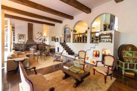 Casa à venda com 580m², 4 quartos e 5 vagas