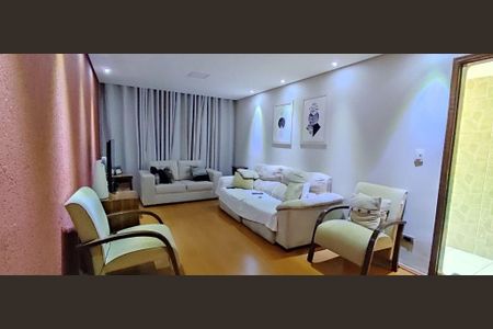 Casa à venda com 3 quartos, 155m² em Vila Indiana, São Paulo