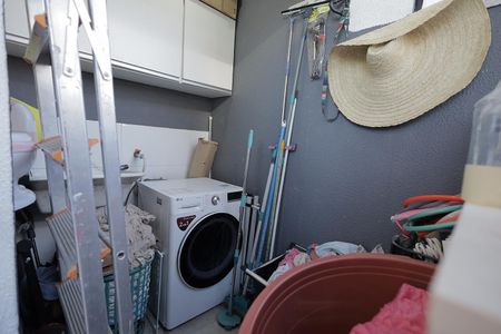 Apartamento à venda com 100m², 2 quartos e 1 vagaÁrea de Serviço
