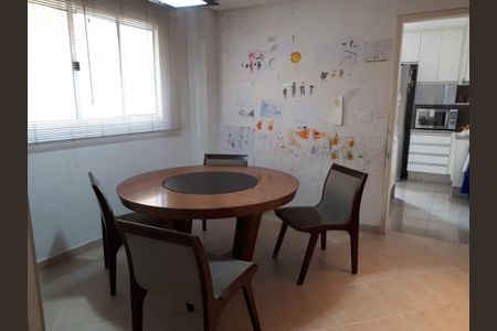 Casa à venda com 3 quartos, 230m² em Jardim Ester, São Paulo