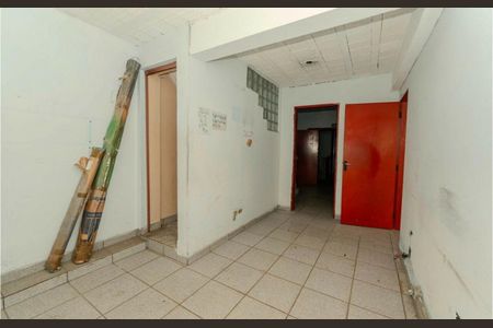 Casa para alugar com 380m², 2 quartos e sem vaga