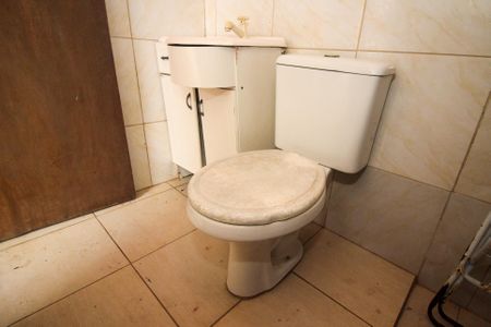 Casa à venda com 360m², 3 quartos e 5 vagas Casa à venda com 360m², 3 quartos e 5 vagasBanheiro 2