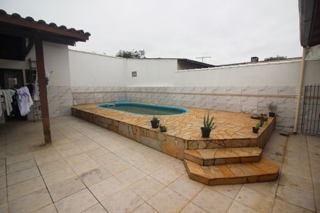Casa à venda com 360m², 3 quartos e 5 vagas Casa à venda com 360m², 3 quartos e 5 vagasPiscina