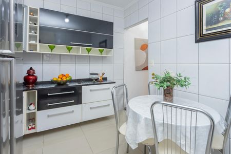 Casa para alugar com 213m², 3 quartos e 2 vagasCozinha
