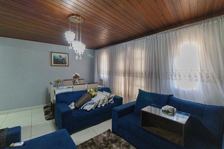 Casa à venda com 220m², 3 quartos e 4 vagasSala 2