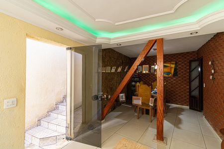 Casa à venda com 220m², 3 quartos e 4 vagasSala
