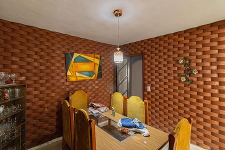 Casa à venda com 220m², 3 quartos e 4 vagasSala