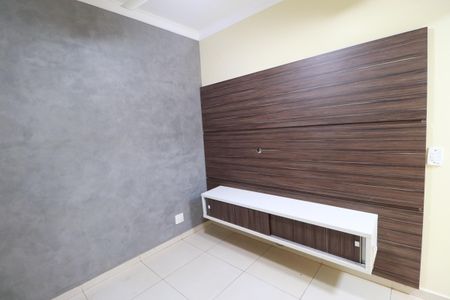 Casa para alugar com 105m², 3 quartos e 2 vagasSala