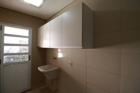 Casa para alugar com 105m², 3 quartos e 2 vagasÁrea de serviço 