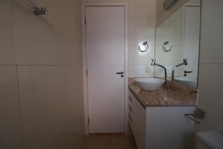 Casa para alugar com 105m², 3 quartos e 2 vagasBanheiro suite 