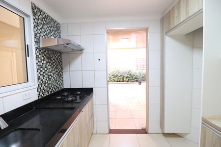 Casa para alugar com 105m², 3 quartos e 2 vagasCozinha 