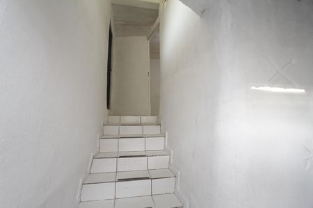 Casa para alugar com 80m², 2 quartos e sem vagaEscada