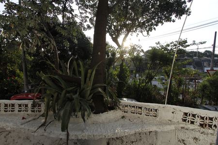 Casa para alugar com 80m², 2 quartos e sem vagaVaranda