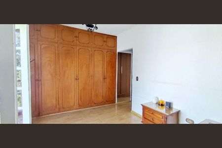 Casa à venda com 3 quartos, 210m² em Butantã, São Paulo