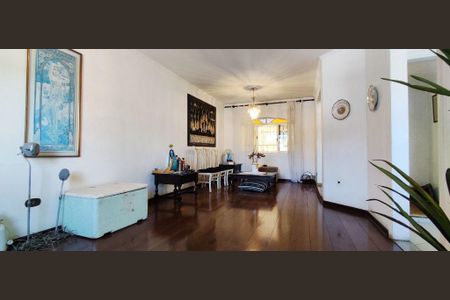 Casa à venda com 210m², 3 quartos e 2 vagas