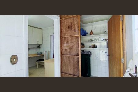 Casa à venda com 3 quartos, 210m² em Butantã, São Paulo