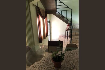 Casa à venda com 159m², 4 quartos e 2 vagas Casa à venda com 159m², 4 quartos e 2 vagasFoto 01