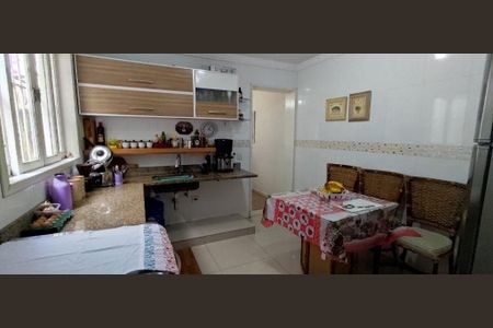 Casa à venda com 3 quartos, 200m² em Rio Pequeno, São Paulo