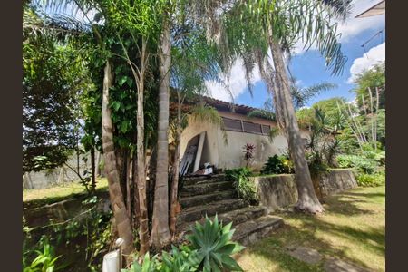 Casa de condomínio à venda com 577m², 4 quartos e 5 vagas Casa de condomínio à venda com 577m², 4 quartos e 5 vagasFoto 03