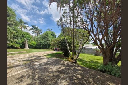 Casa de condomínio à venda com 577m², 4 quartos e 5 vagas Casa de condomínio à venda com 577m², 4 quartos e 5 vagasFoto 01