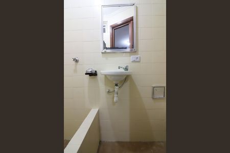 Banheiro da Edícula  de casa à venda com 4 quartos, 190m² em Paulicéia, São Bernardo do Campo