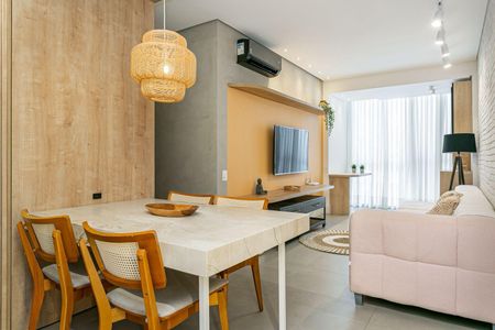 Sala de apartamento para alugar com 2 quartos, 70m² em Córrego Grande, Florianópolis